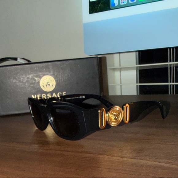 Versace Black and Gold Sunglasses with Iconic Medusa Emblem - Picture 3 of 7